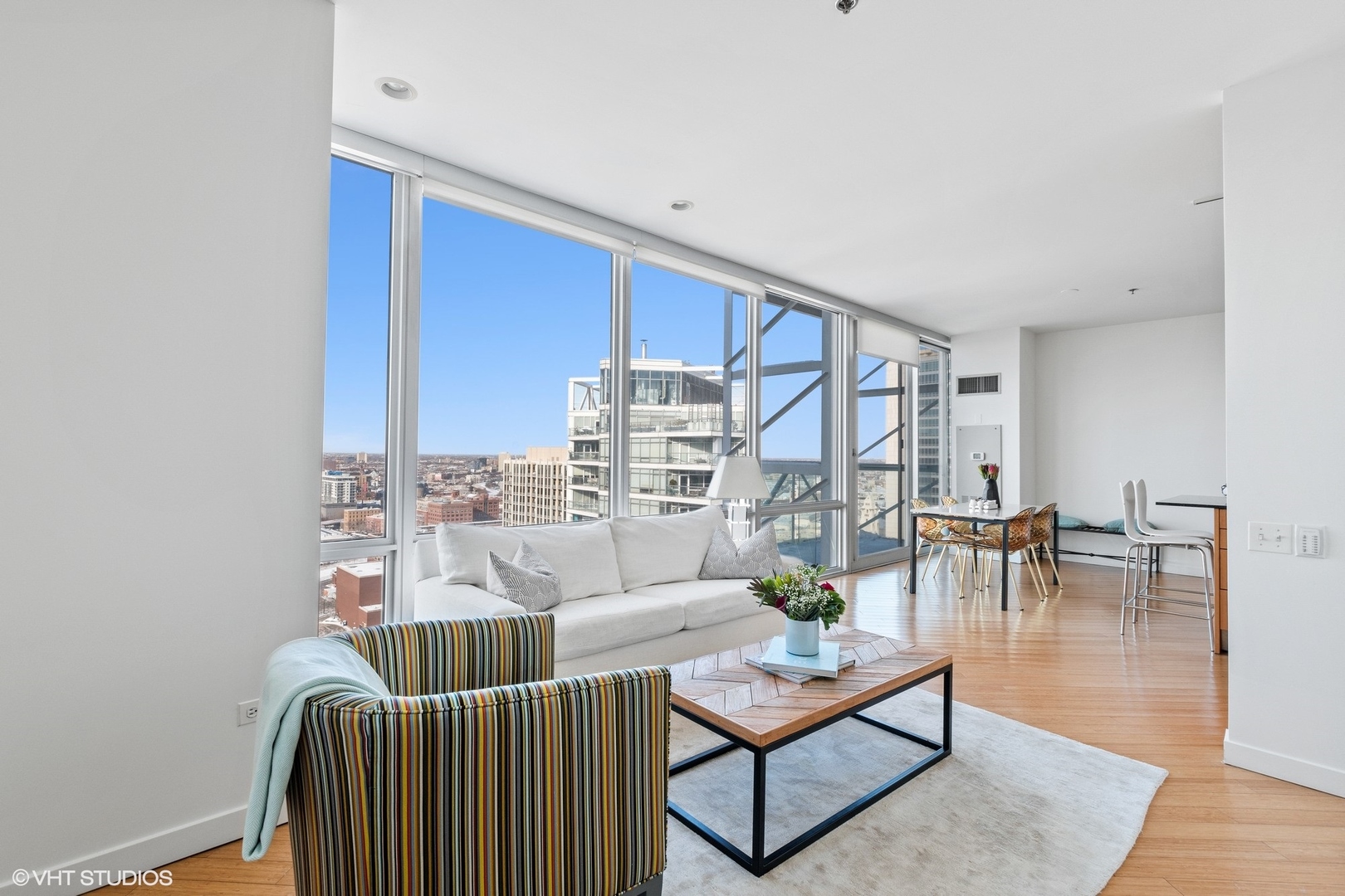 653 N Kingsbury Street Unit: 2402