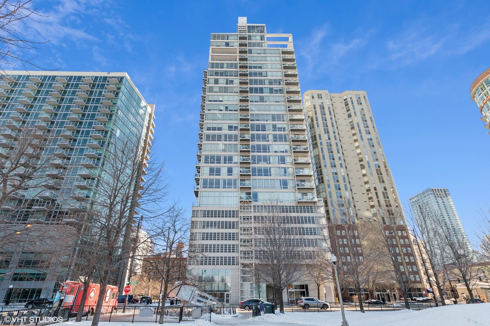 653 N Kingsbury Street Unit: 2402