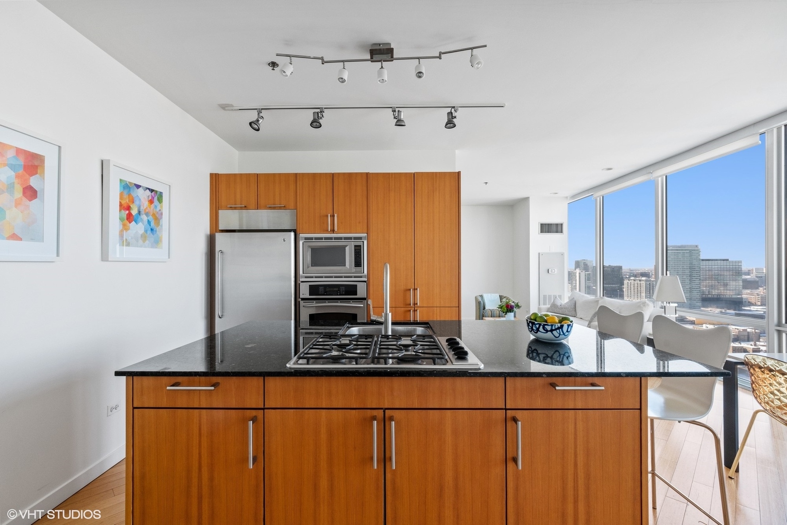 653 N Kingsbury Street Unit: 2402