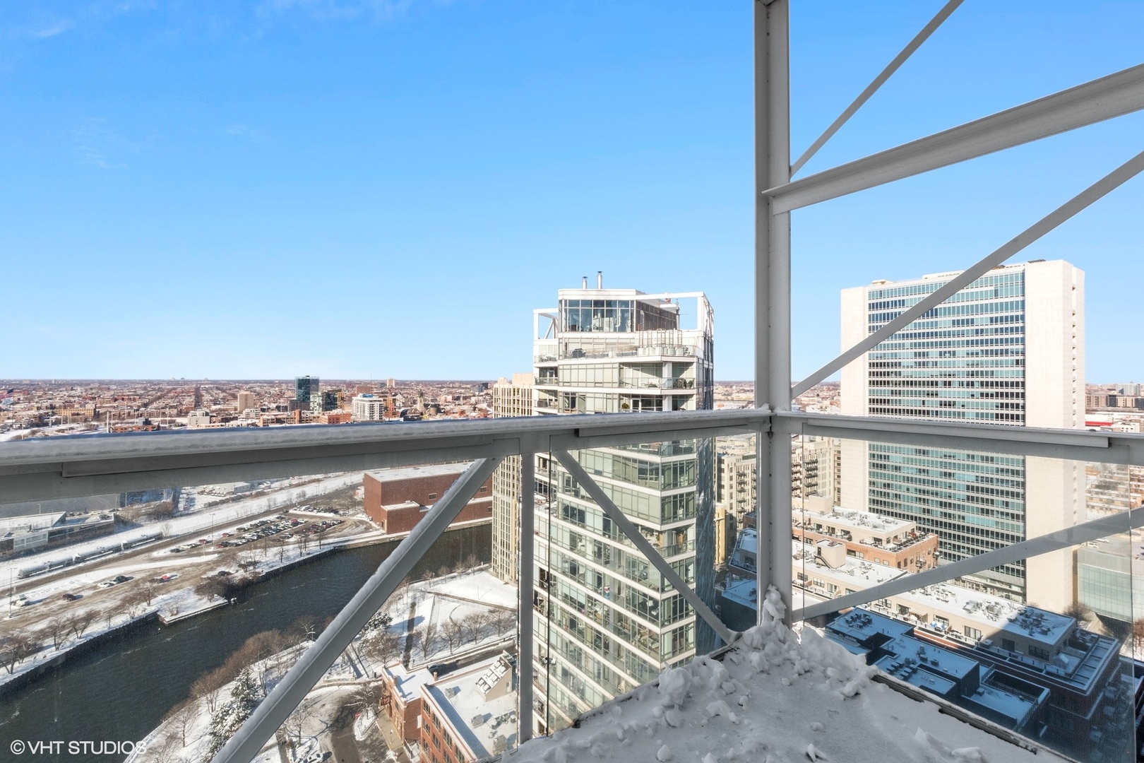 653 N Kingsbury Street Unit: 2402