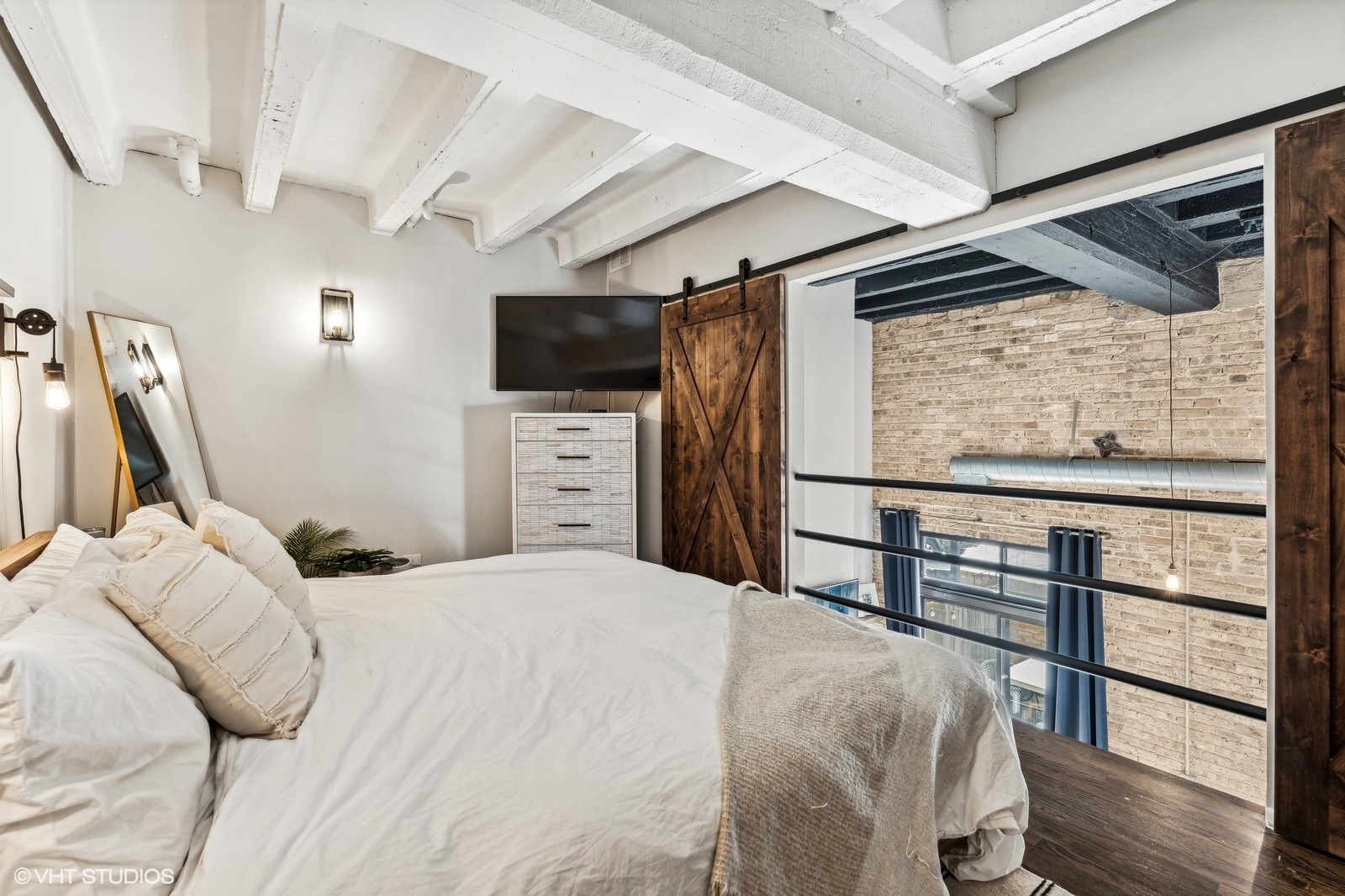 2525 N Sheffield Avenue Unit: 1A