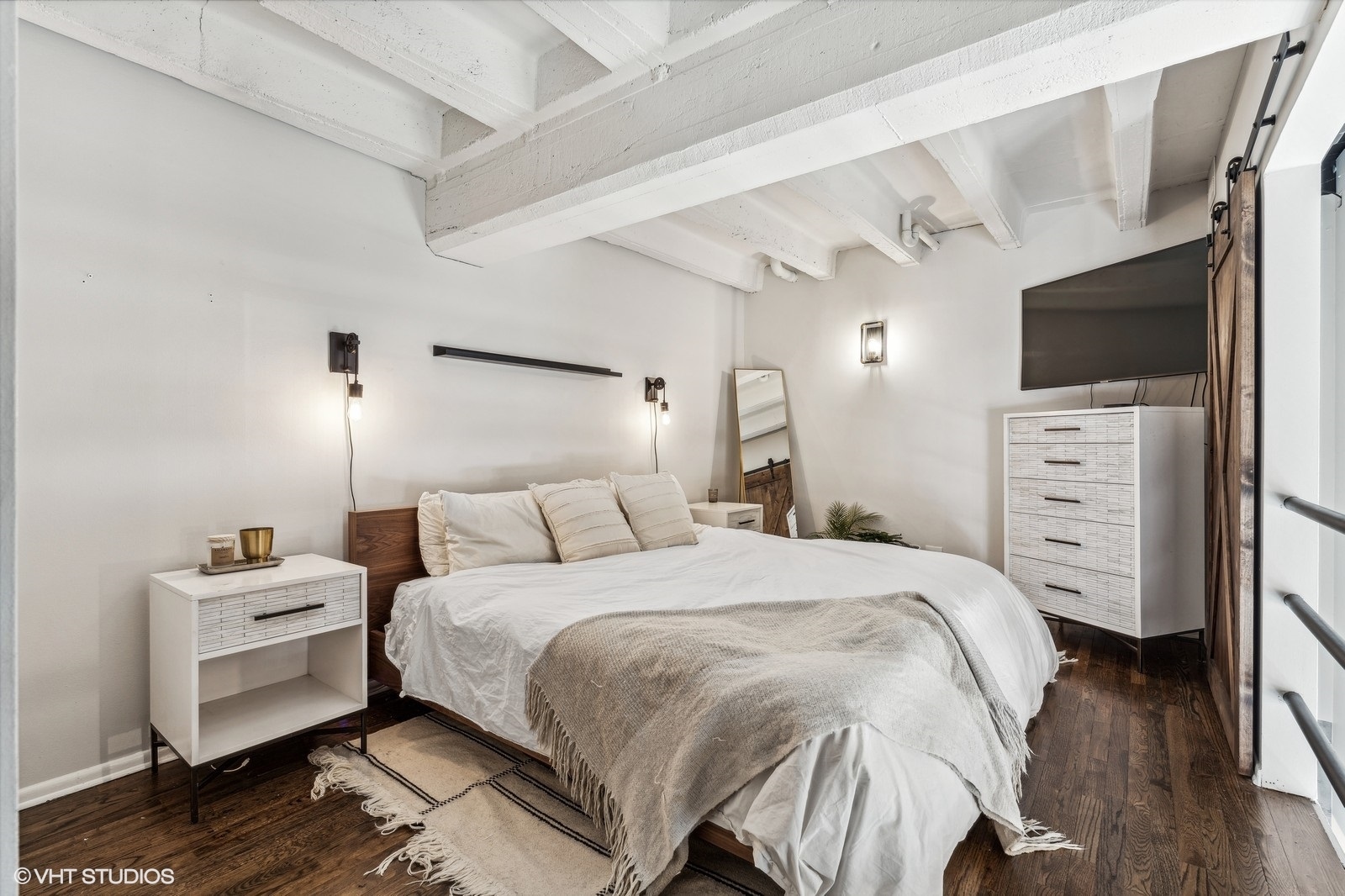 2525 N Sheffield Avenue Unit: 1A