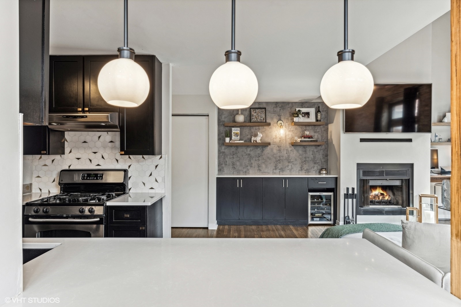 2525 N Sheffield Avenue Unit: 1A