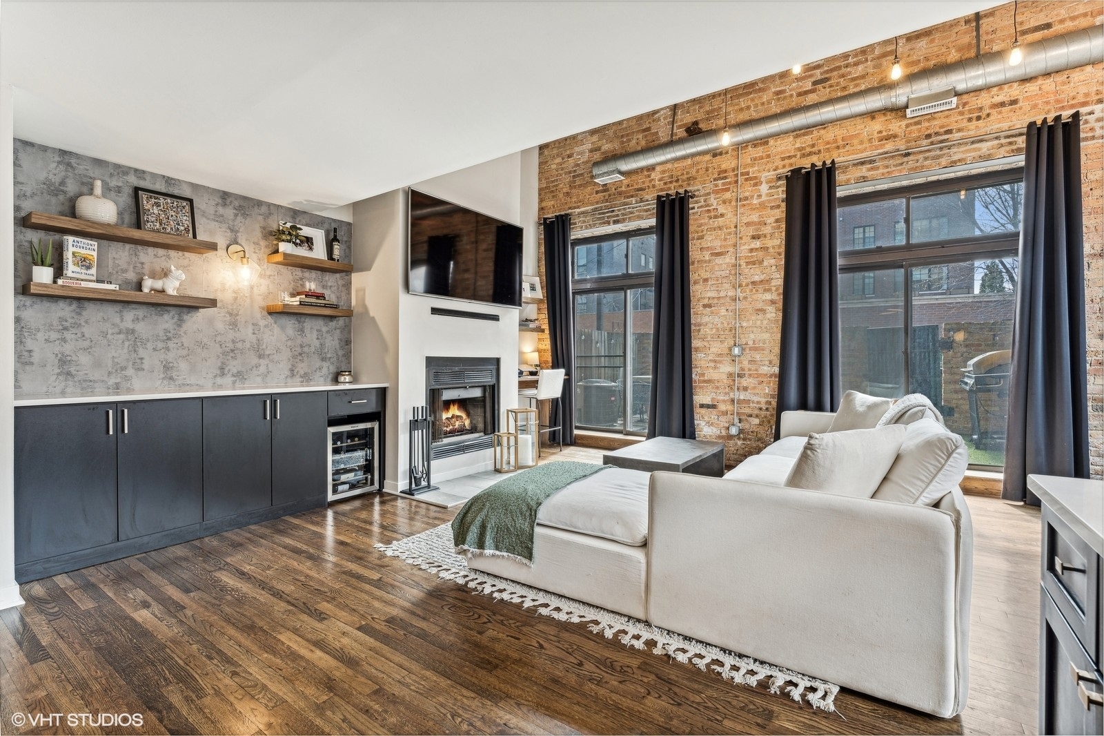 2525 N Sheffield Avenue Unit: 1A