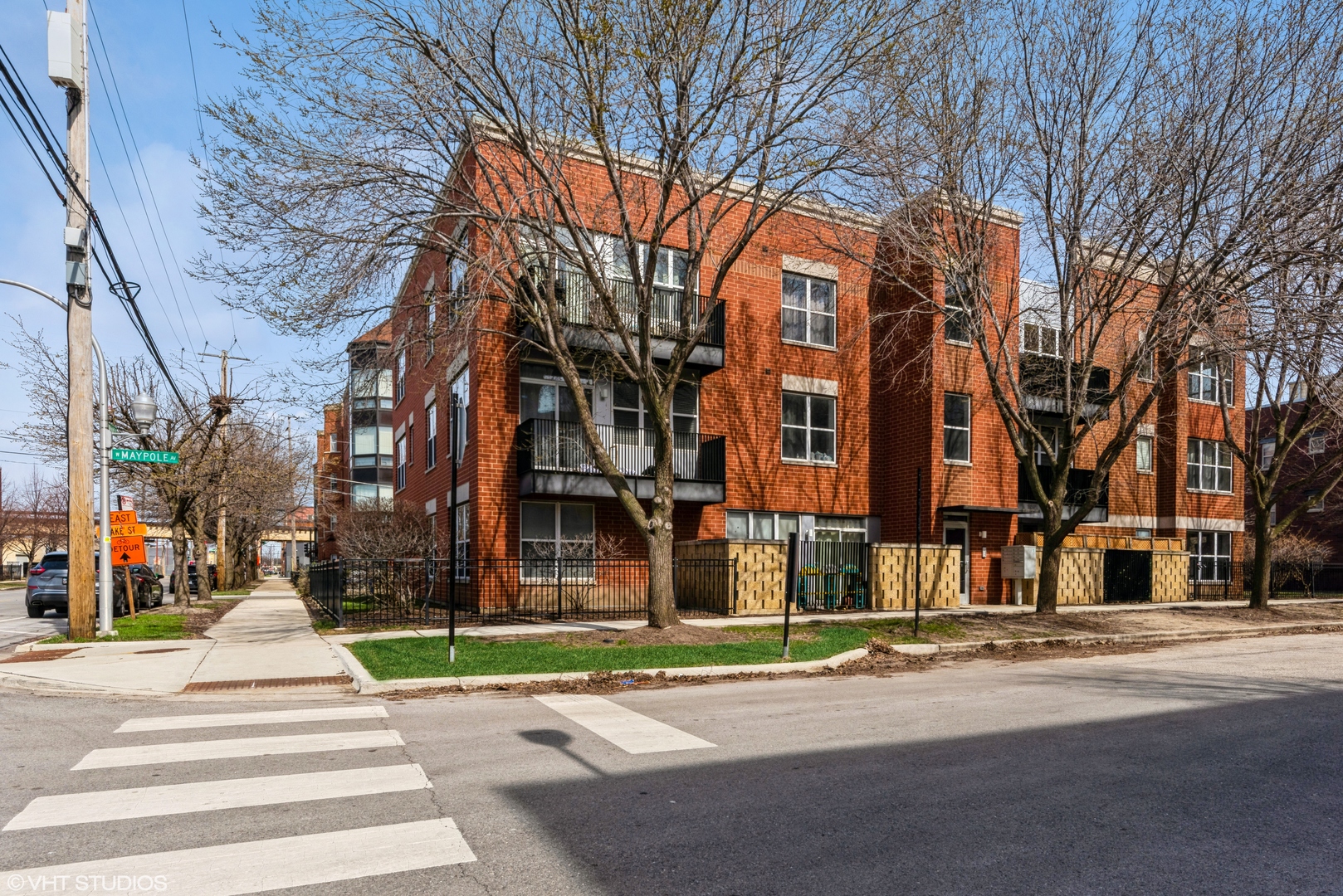 1752 W Maypole Avenue Unit: 101