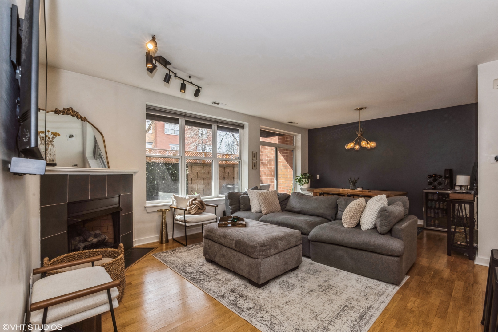 1752 W Maypole Avenue Unit: 101