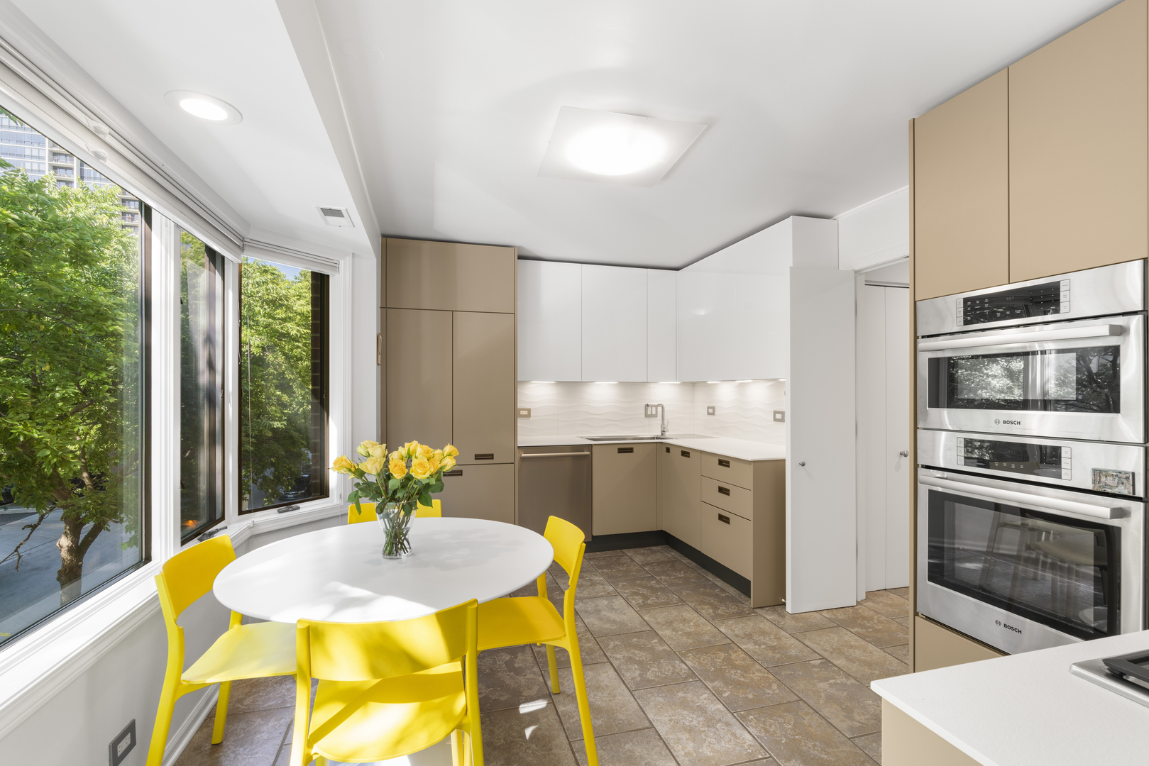 1720 N La Salle Street Unit: 25