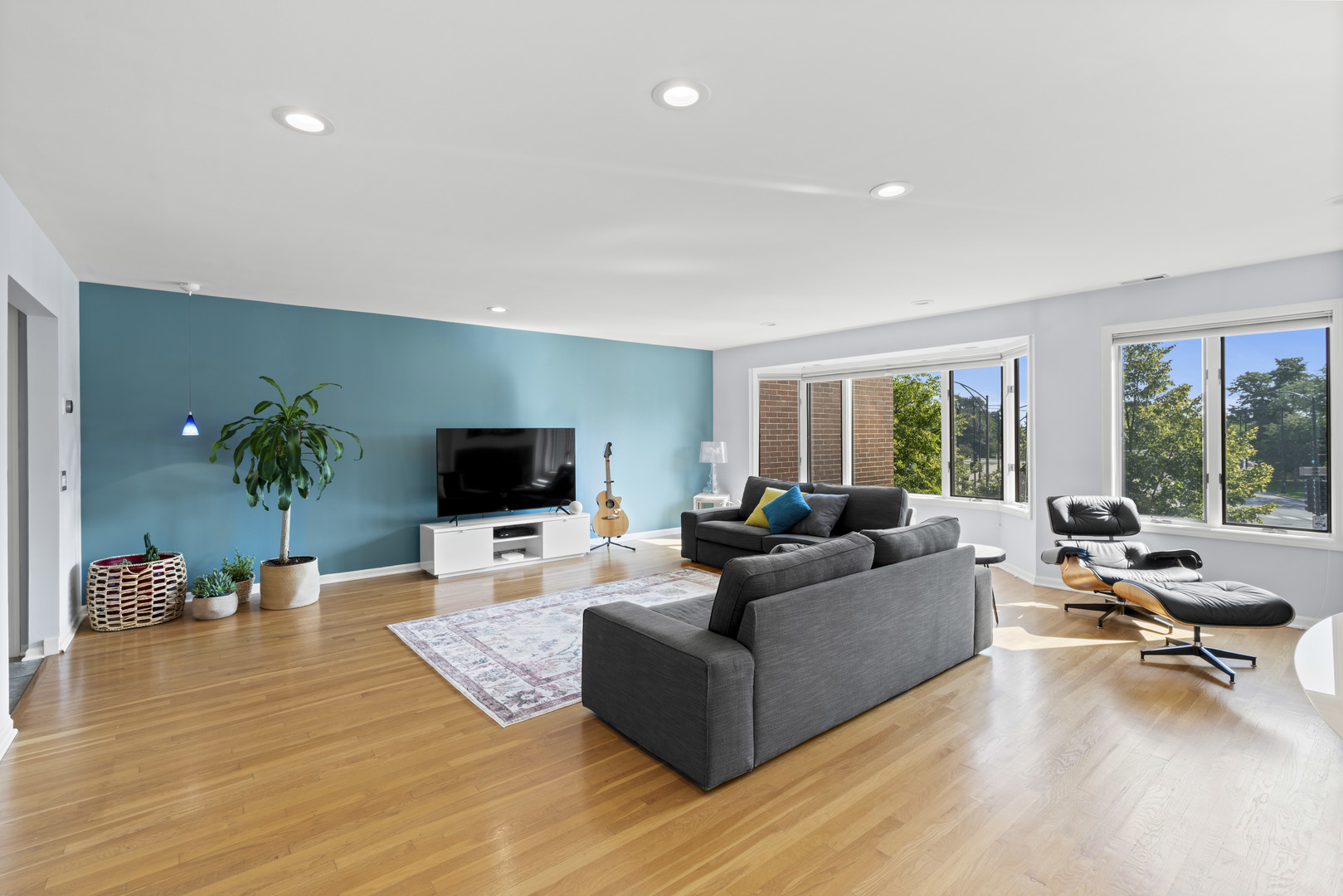 1720 N La Salle Street Unit: 25