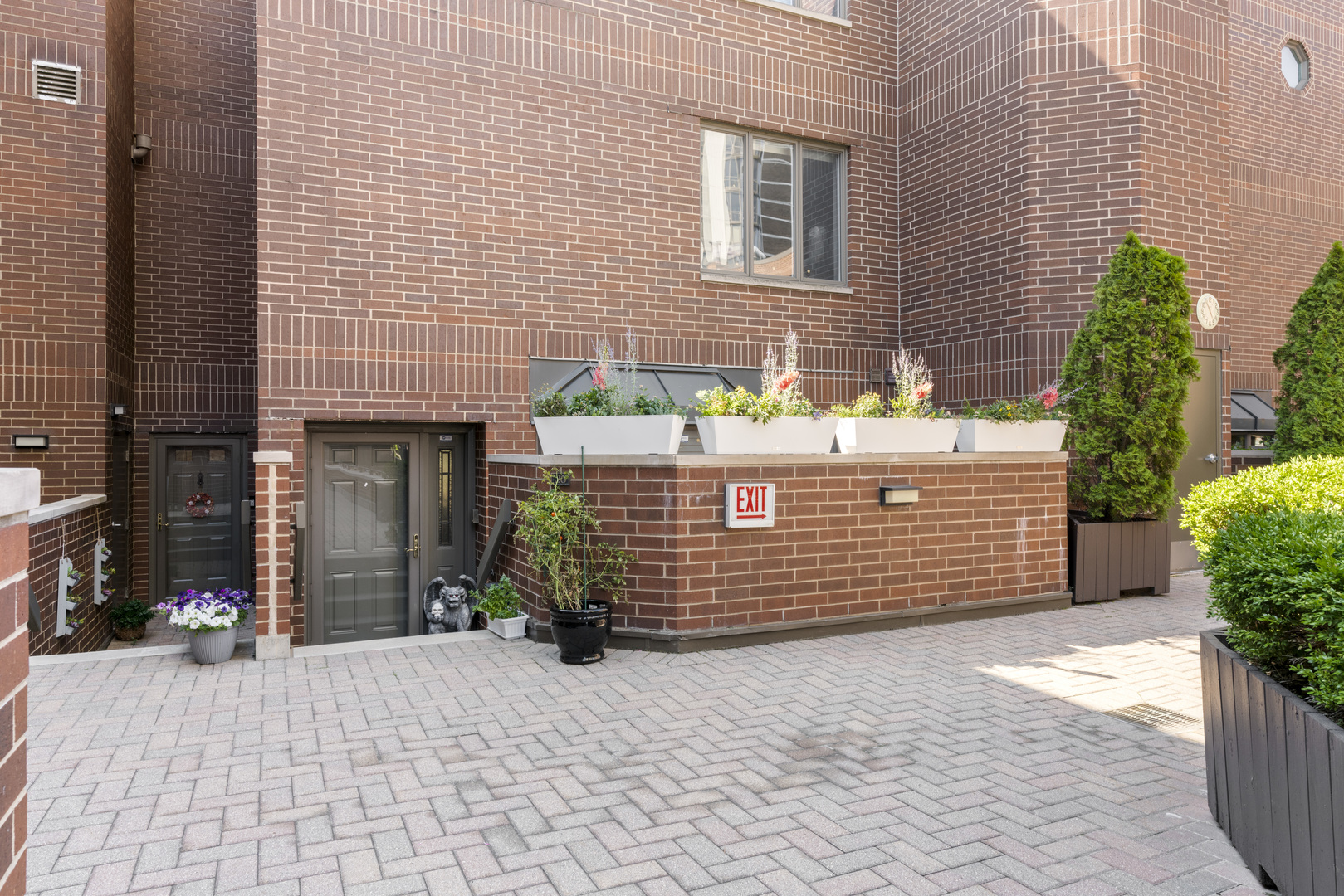 1720 N La Salle Street Unit: 25