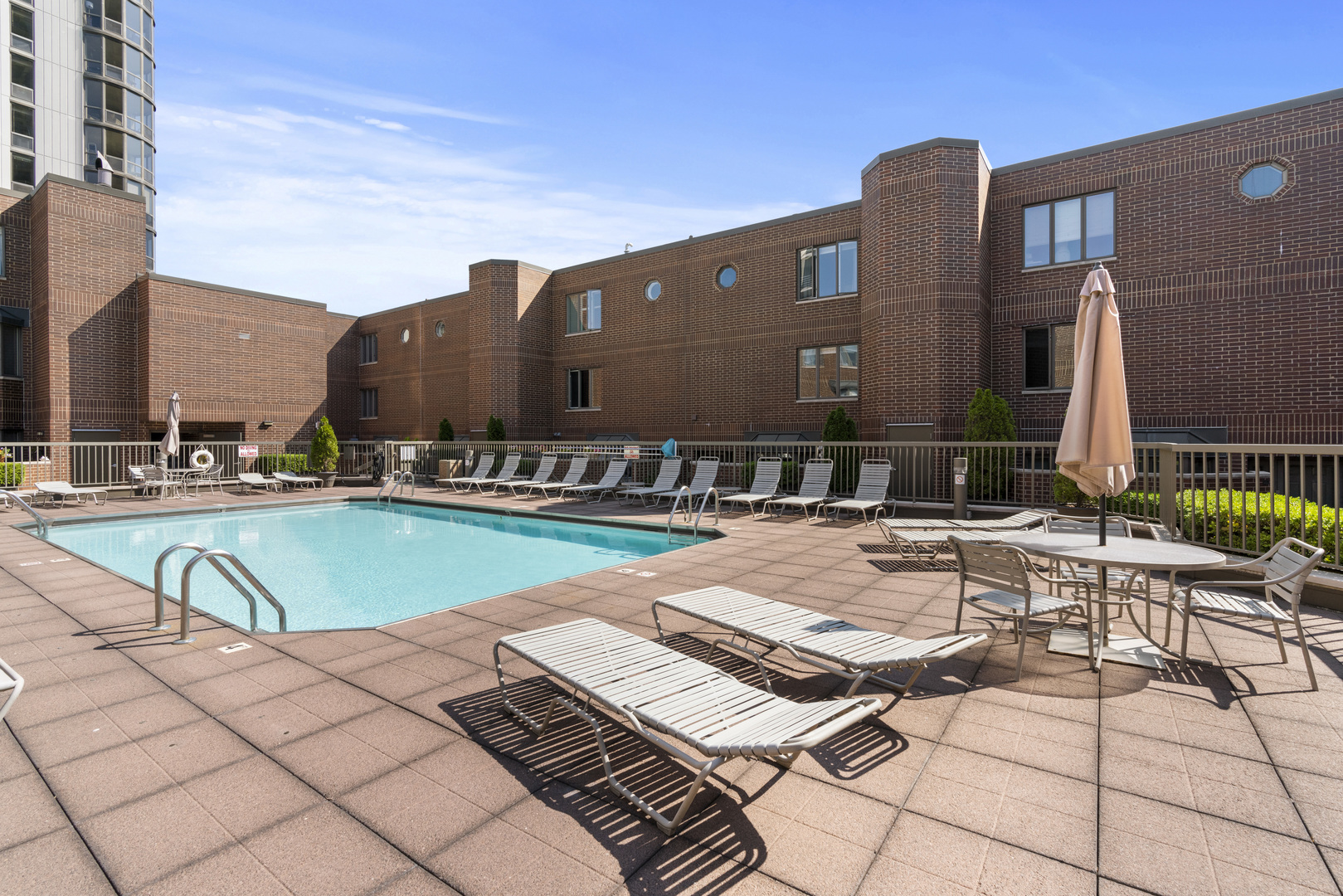 1720 N La Salle Street Unit: 25