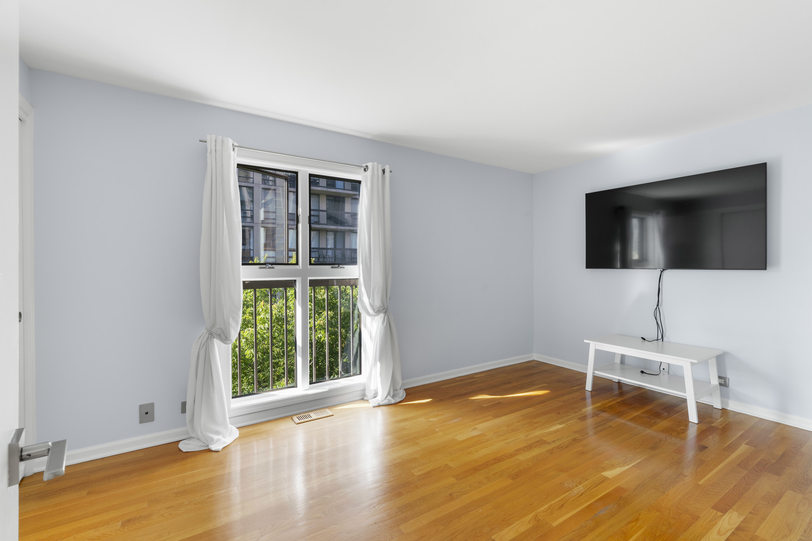 1720 N La Salle Street Unit: 25