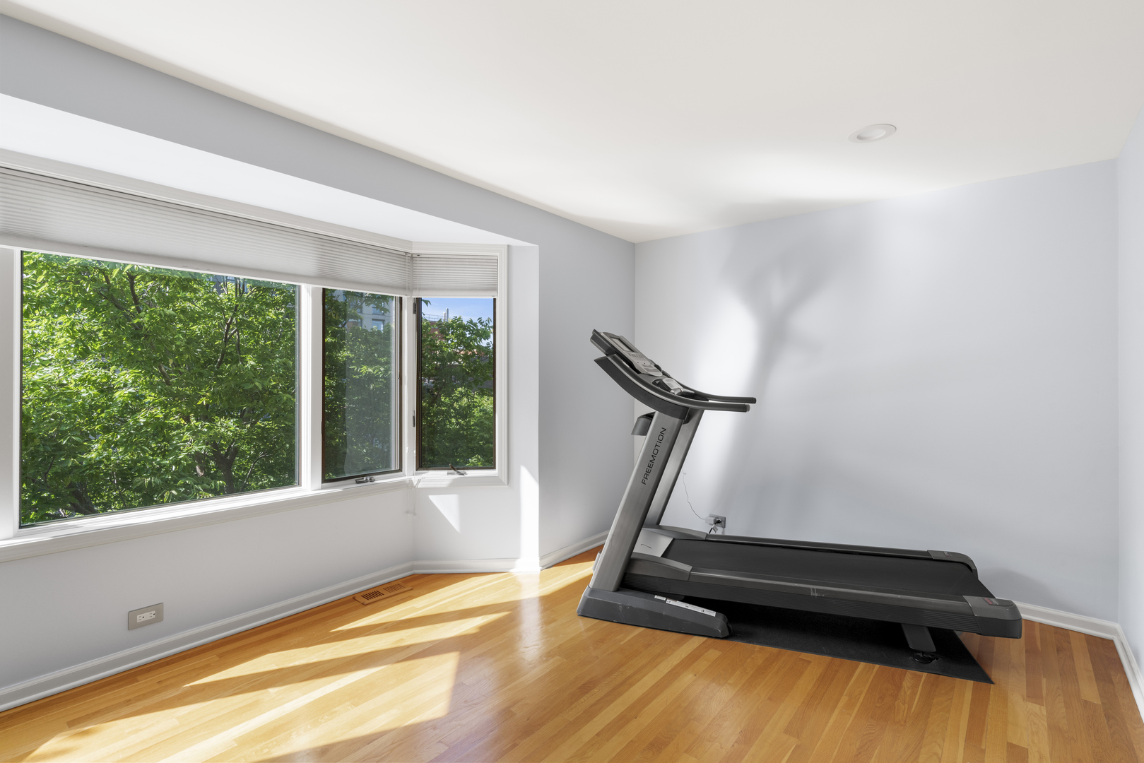 1720 N La Salle Street Unit: 25