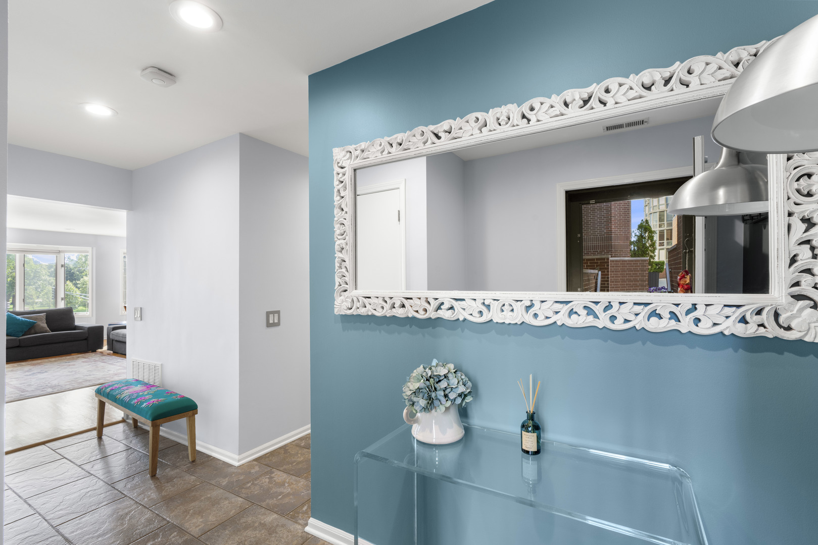 1720 N La Salle Street Unit: 25