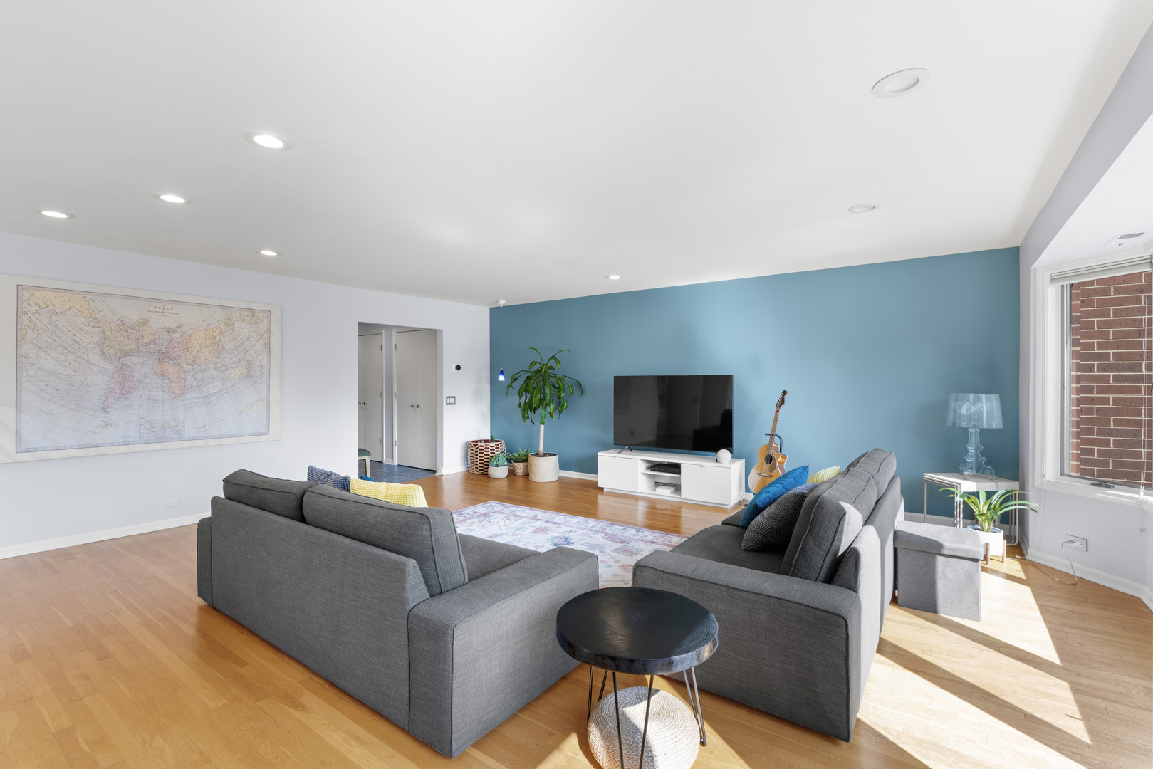 1720 N La Salle Street Unit: 25