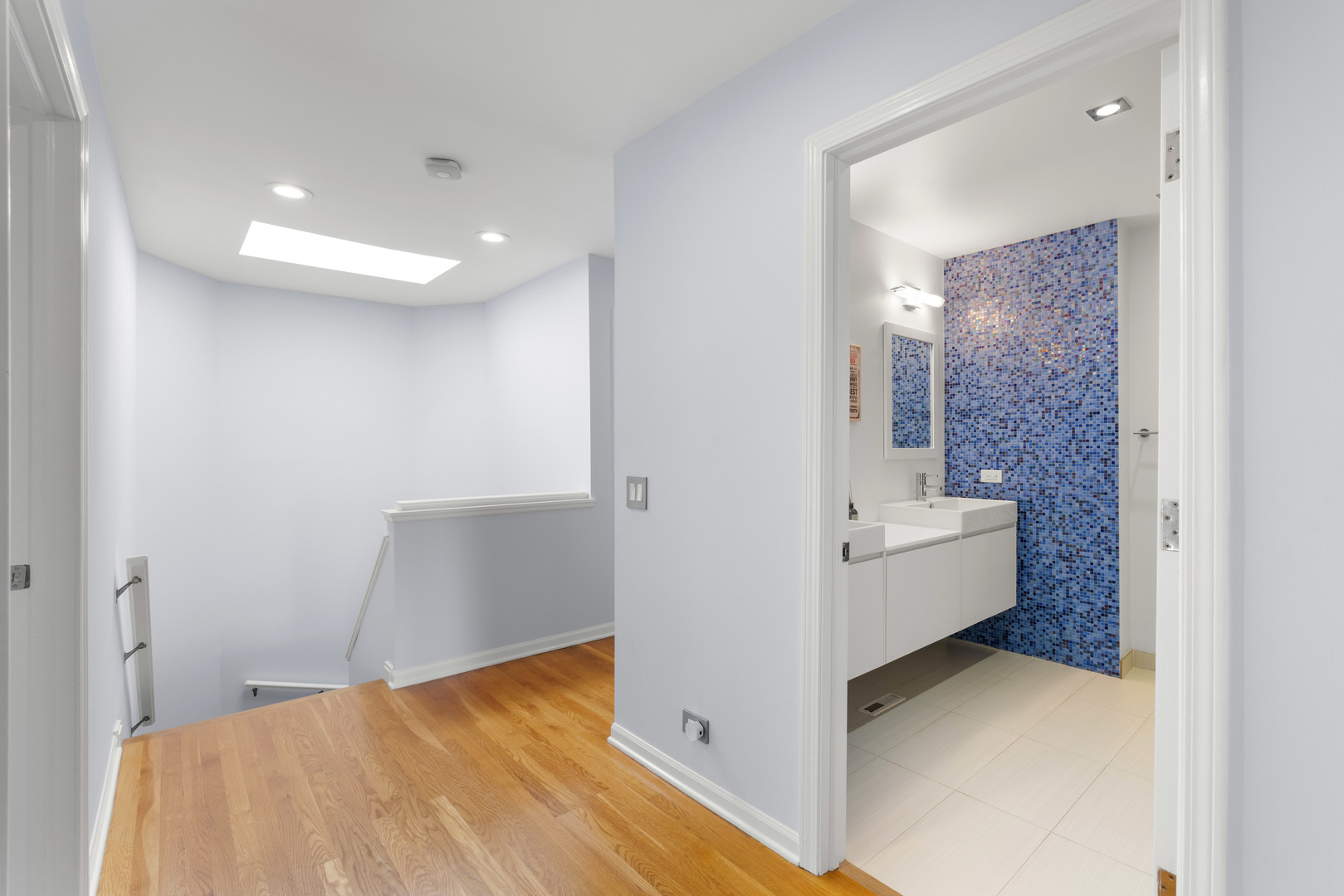 1720 N La Salle Street Unit: 25