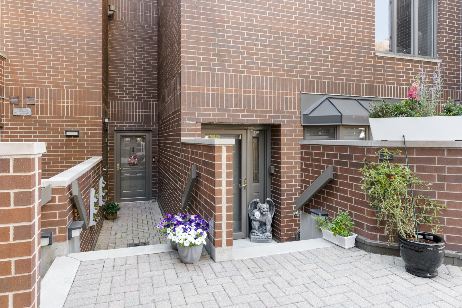 1720 N La Salle Street Unit: 25