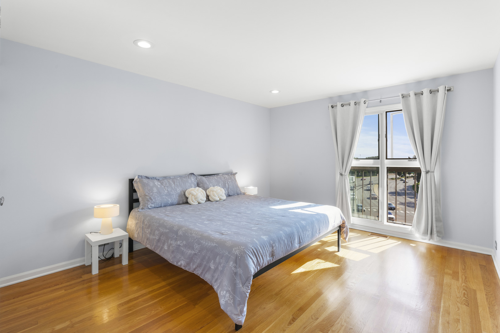 1720 N La Salle Street Unit: 25