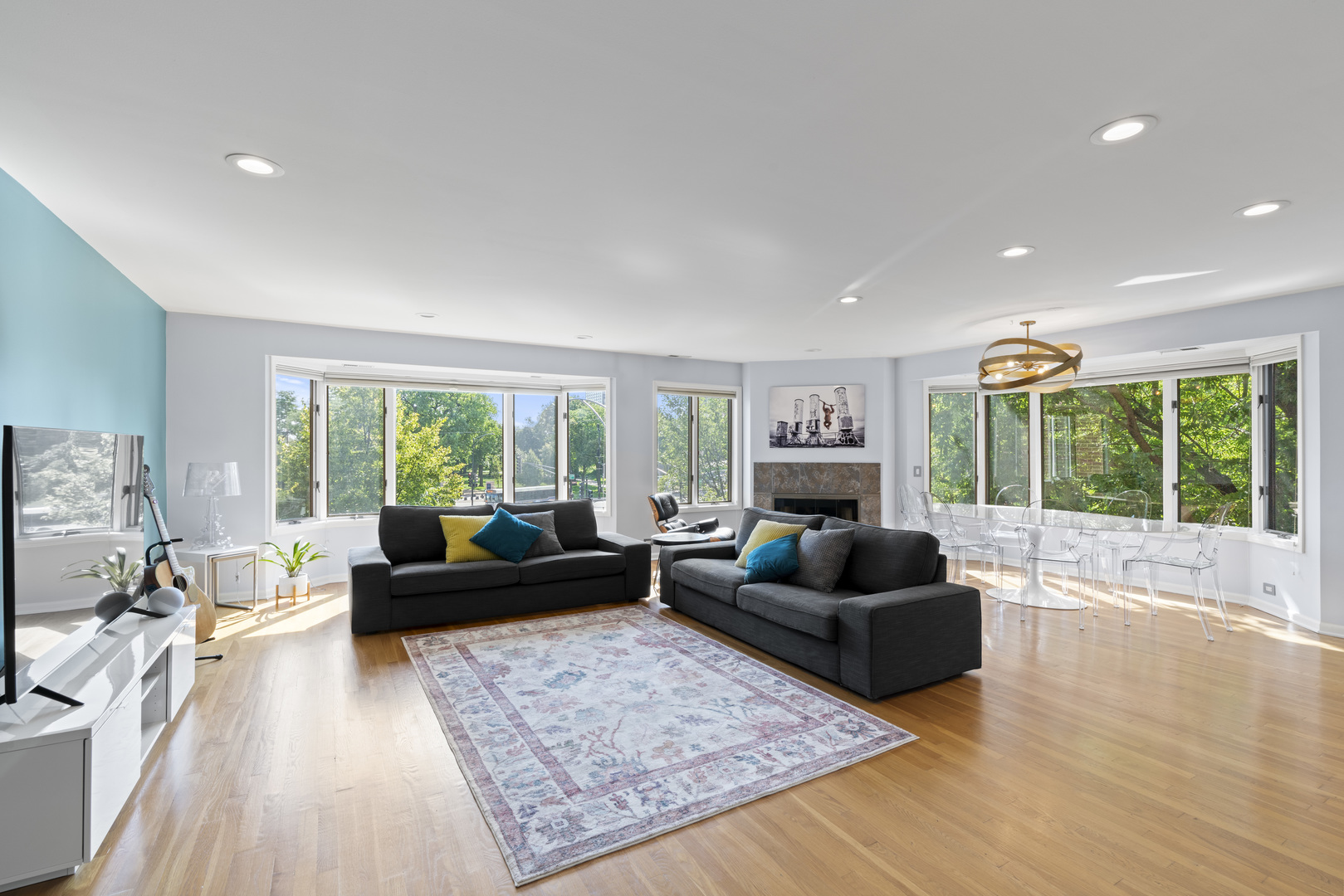 1720 N La Salle Street Unit: 25