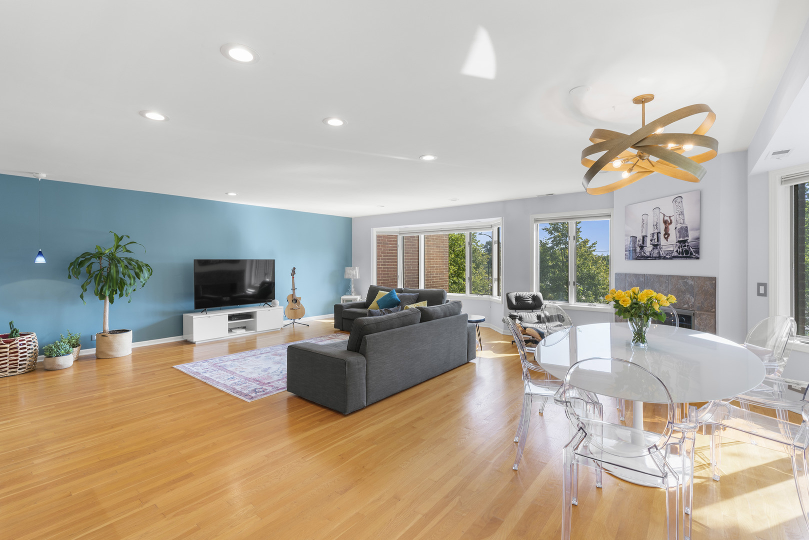 1720 N La Salle Street Unit: 25