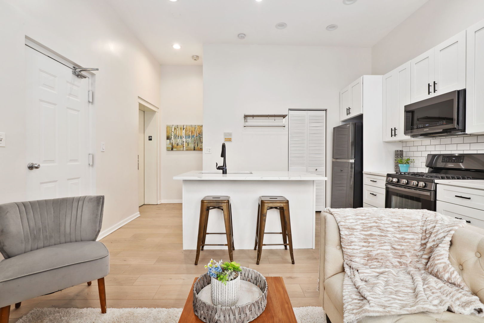 744 N May Street Unit: 202