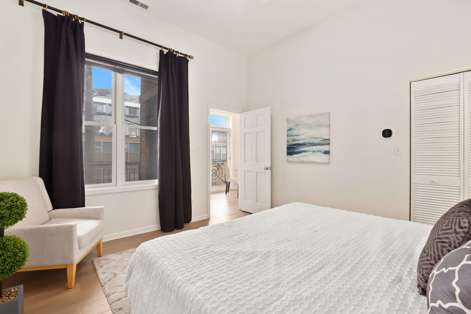 744 N May Street Unit: 202