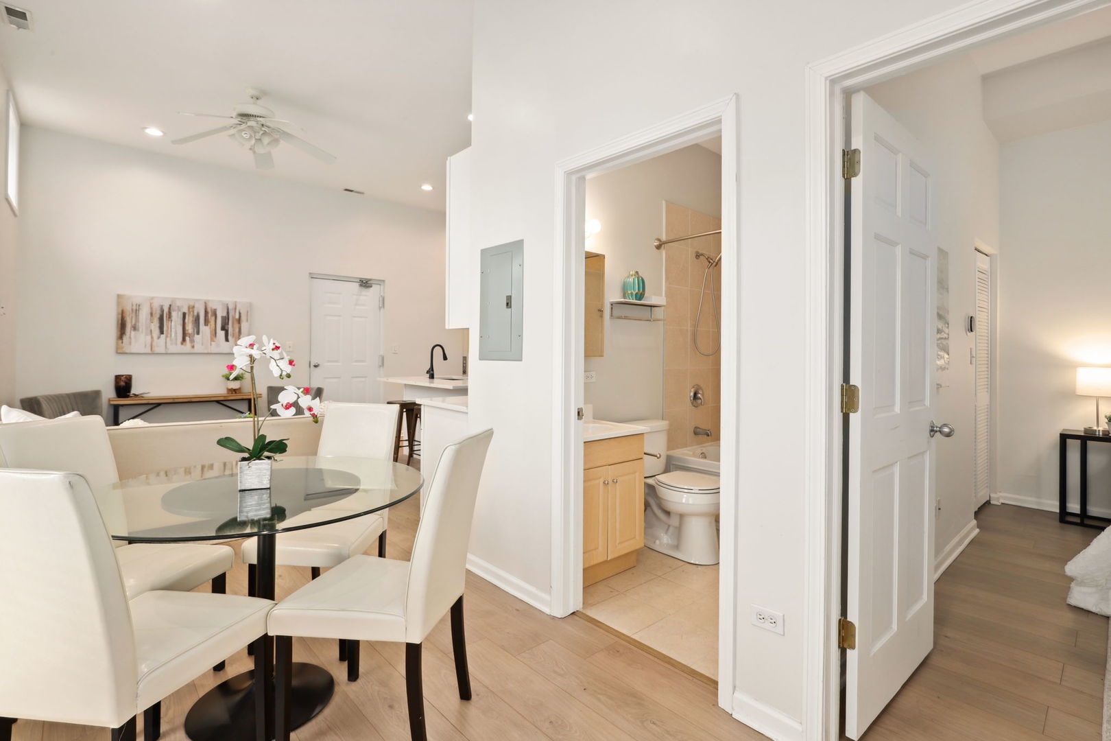 744 N May Street Unit: 202