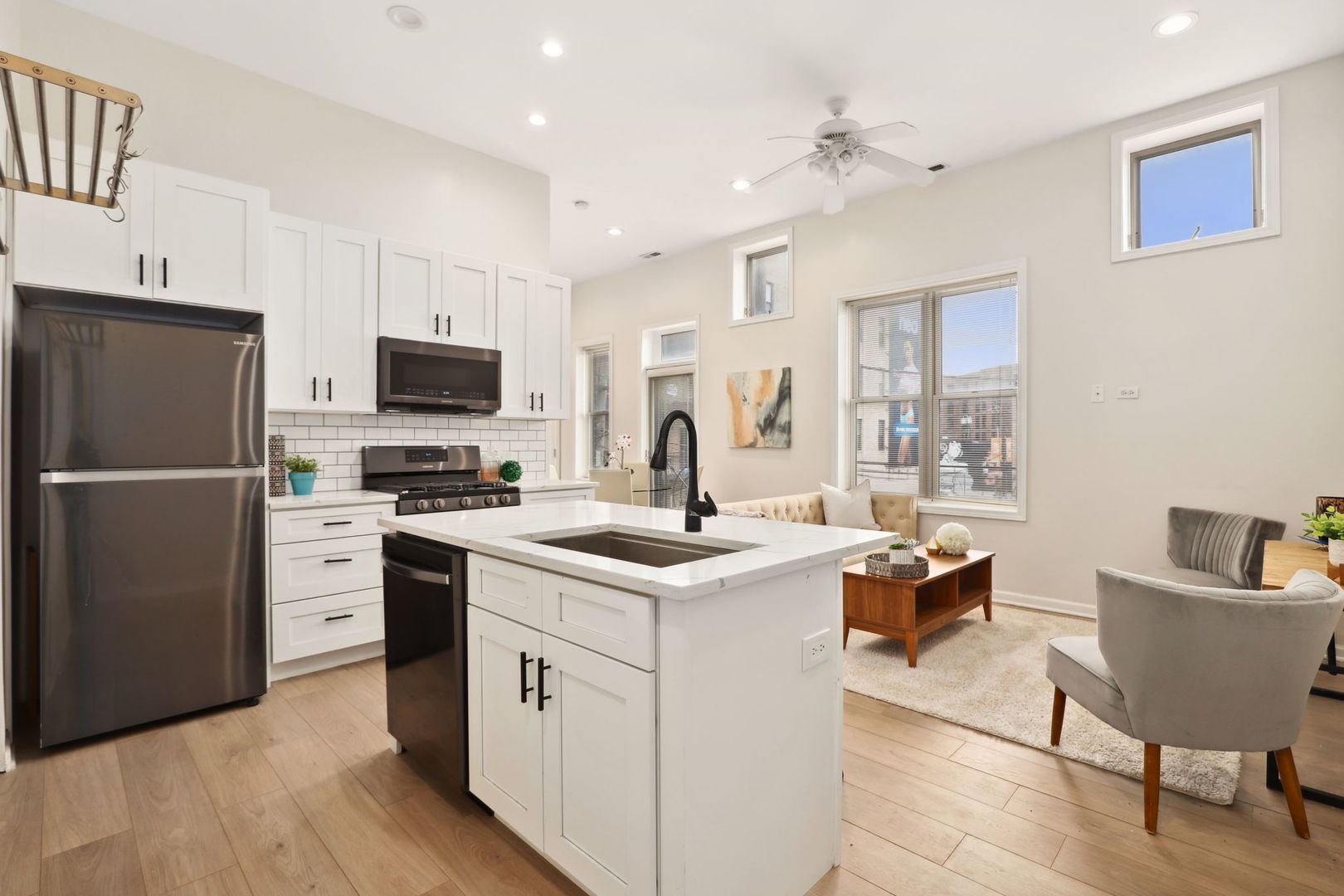 744 N May Street Unit: 202