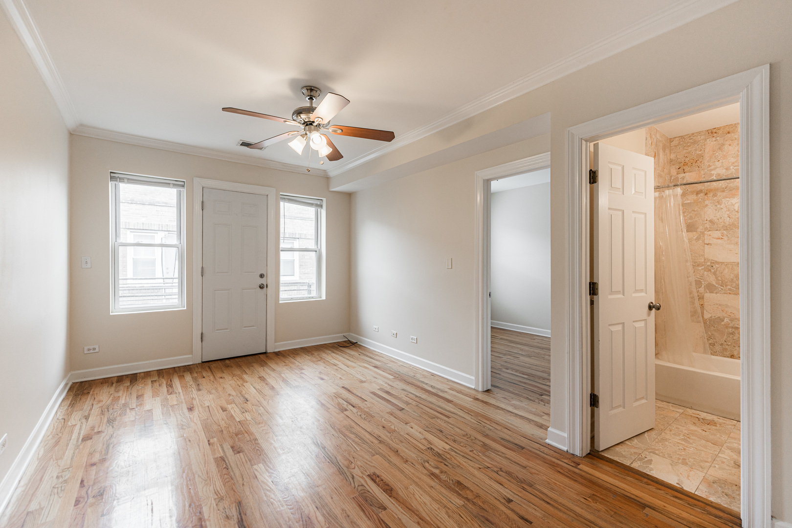 4604 N MONTICELLO Avenue Unit: 3E