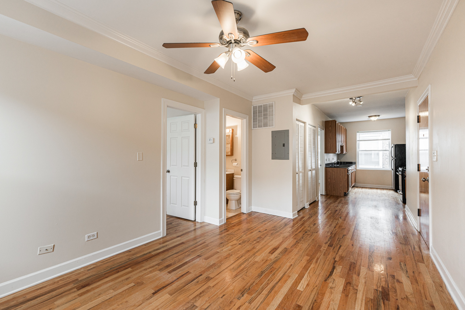 4604 N MONTICELLO Avenue Unit: 3E