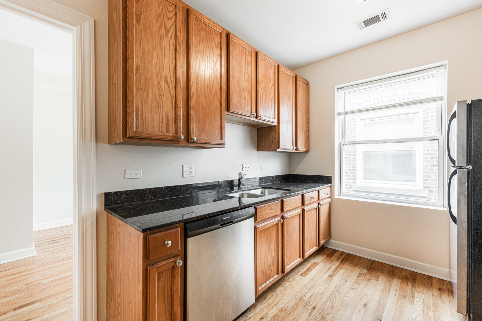 4604 N MONTICELLO Avenue Unit: 3E