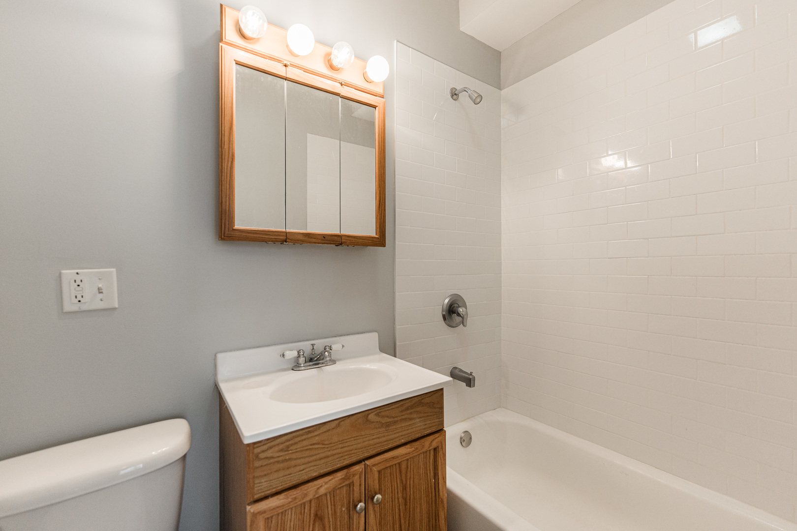 4604 N MONTICELLO Avenue Unit: 3E