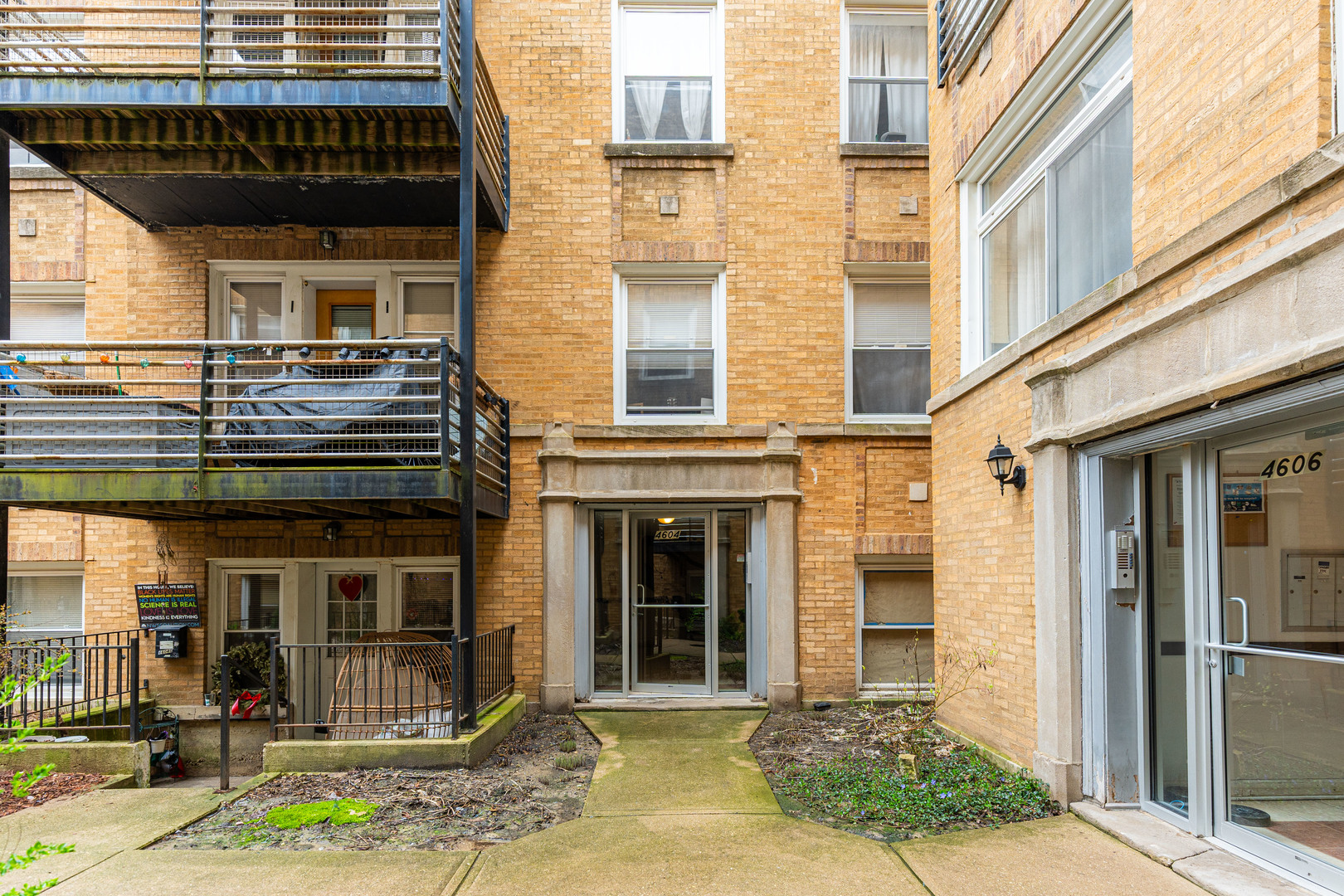 4604 N MONTICELLO Avenue Unit: 3E