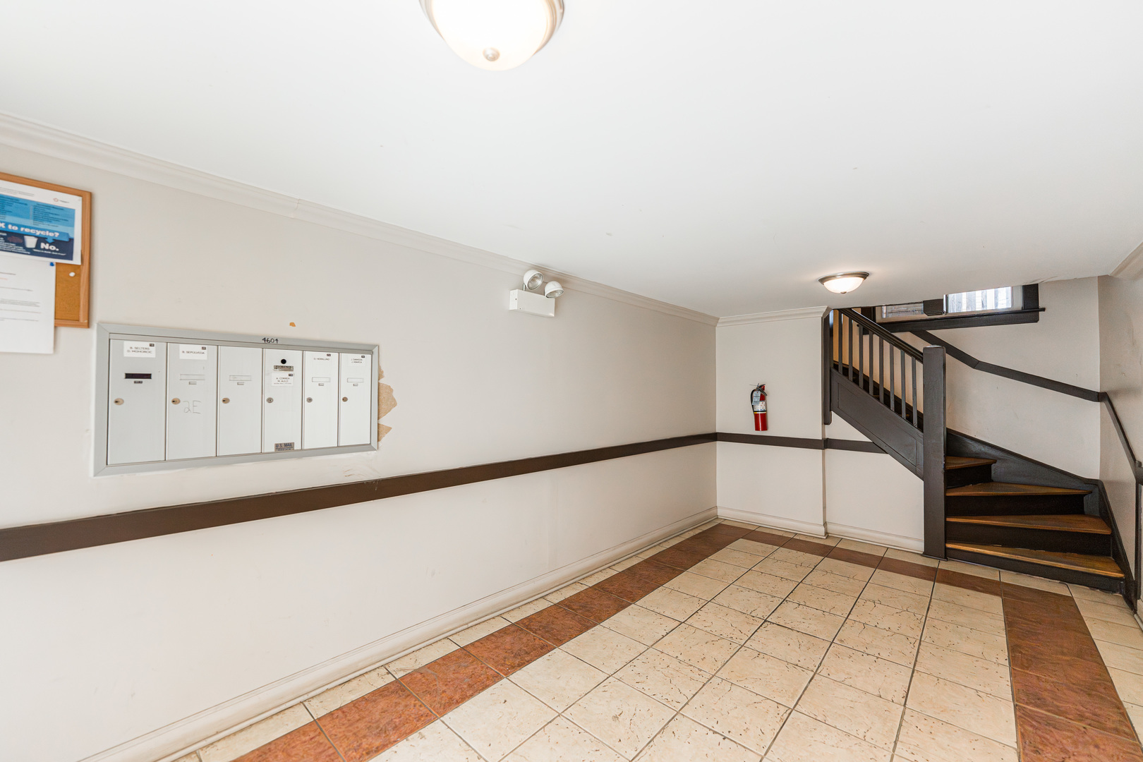 4604 N MONTICELLO Avenue Unit: 3E