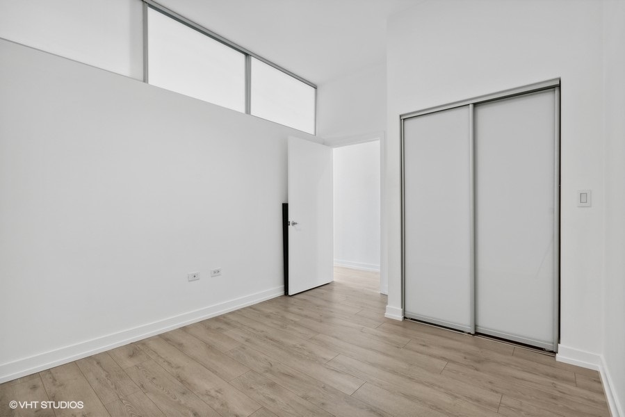 235 W Van Buren Street Unit: 2213