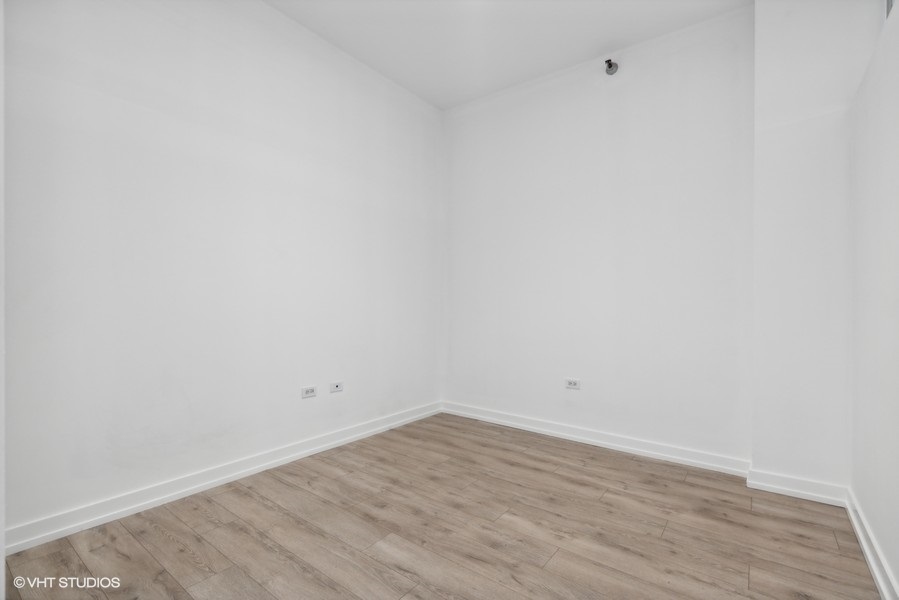 235 W Van Buren Street Unit: 2213