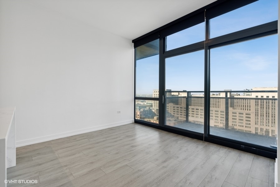 235 W Van Buren Street Unit: 2213