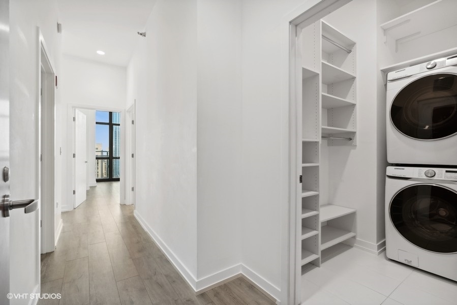 235 W Van Buren Street Unit: 2213