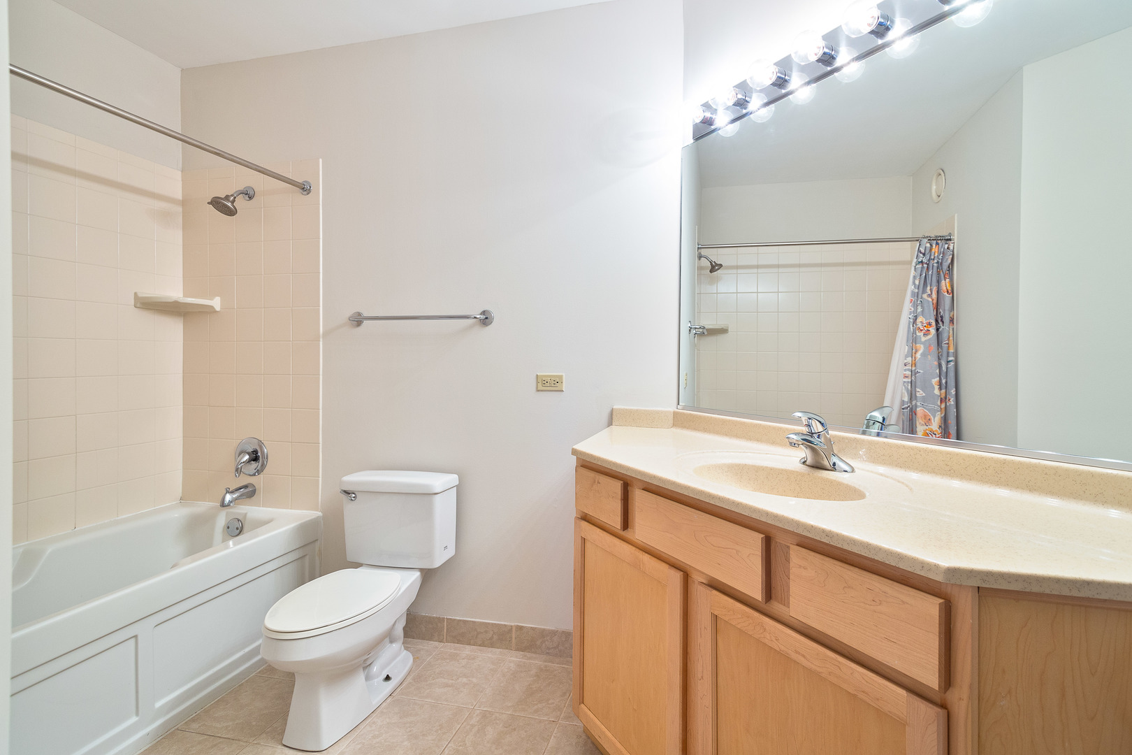 222 N Columbus Drive Unit: 2108