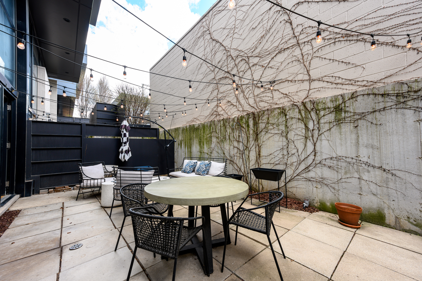 919 N Wolcott Avenue Unit: 104