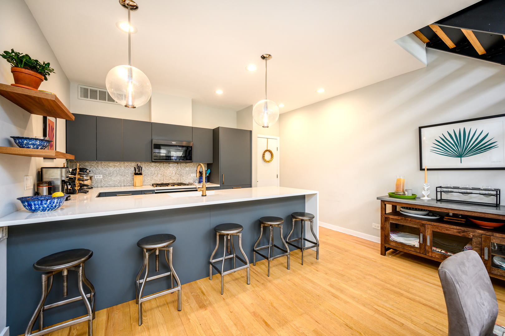 919 N Wolcott Avenue Unit: 104