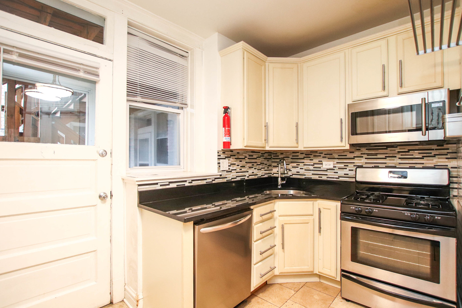 5922 N Magnolia Avenue Unit: 1S