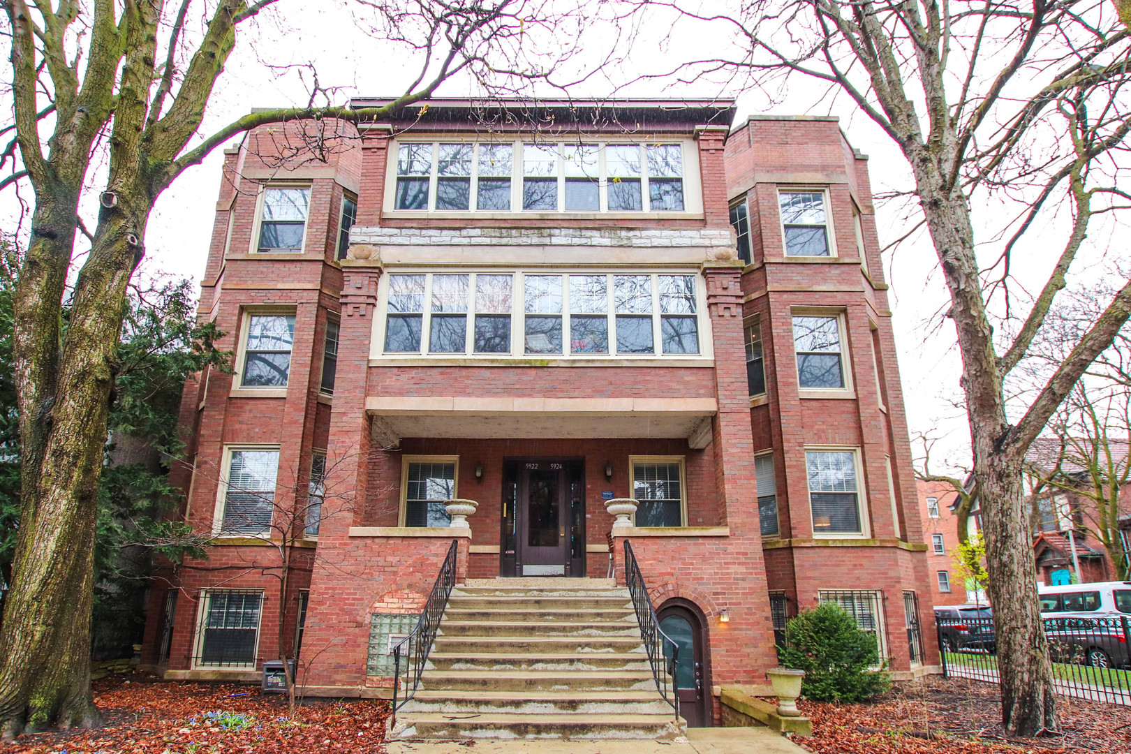 5922 N Magnolia Avenue Unit: 1S