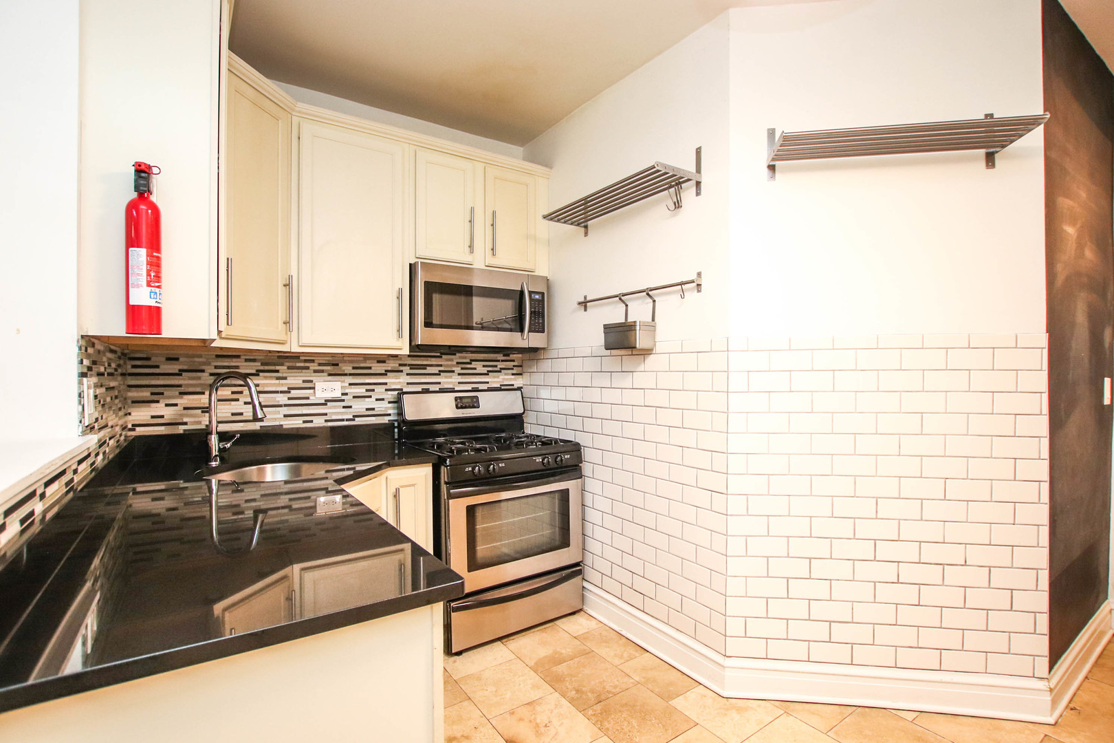 5922 N Magnolia Avenue Unit: 1S