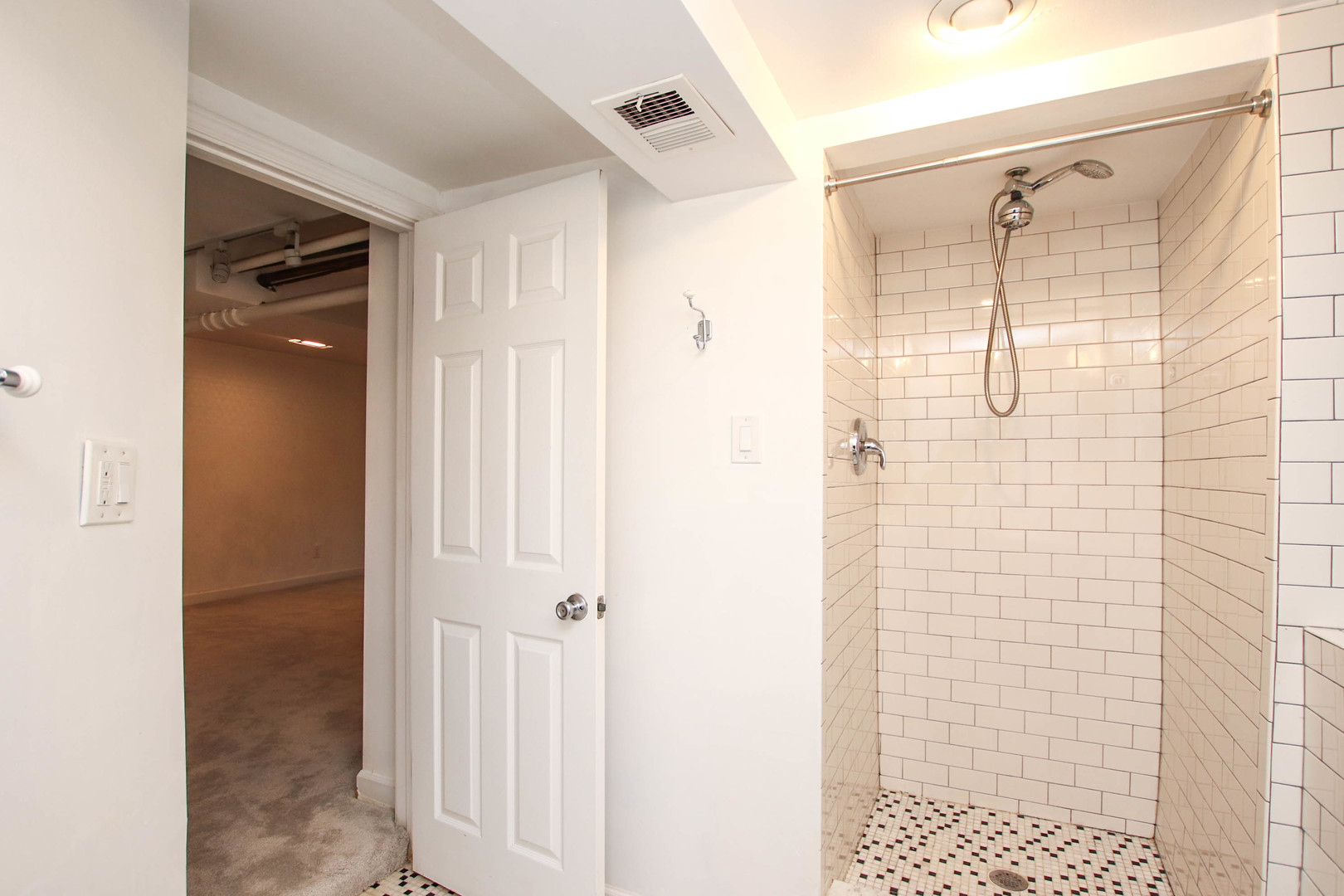 5922 N Magnolia Avenue Unit: 1S