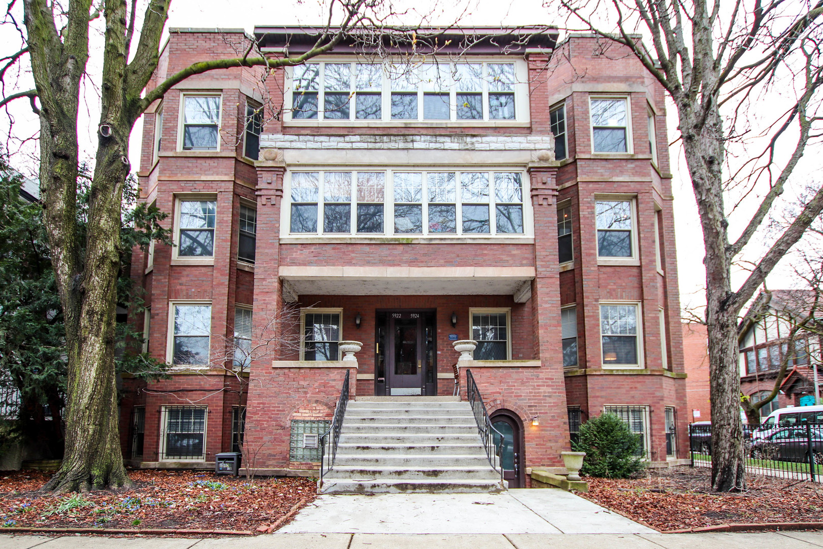 5922 N Magnolia Avenue Unit: 1S