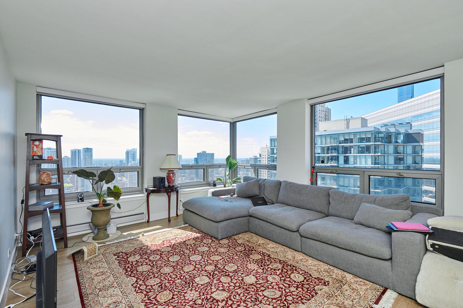 440 N Wabash Avenue Unit: 4004