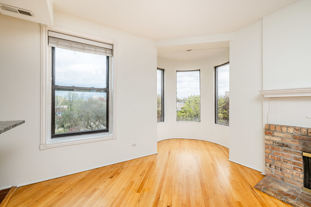 1135 W Webster Avenue Unit: 8