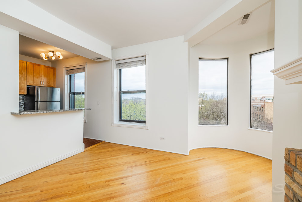 1135 W Webster Avenue Unit: 8