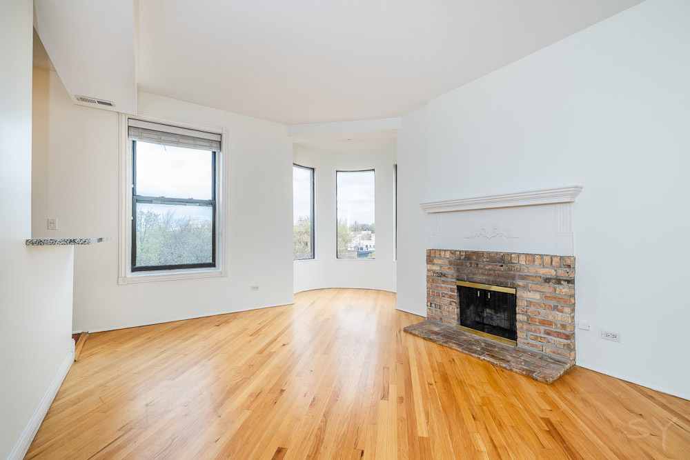 1135 W Webster Avenue Unit: 8