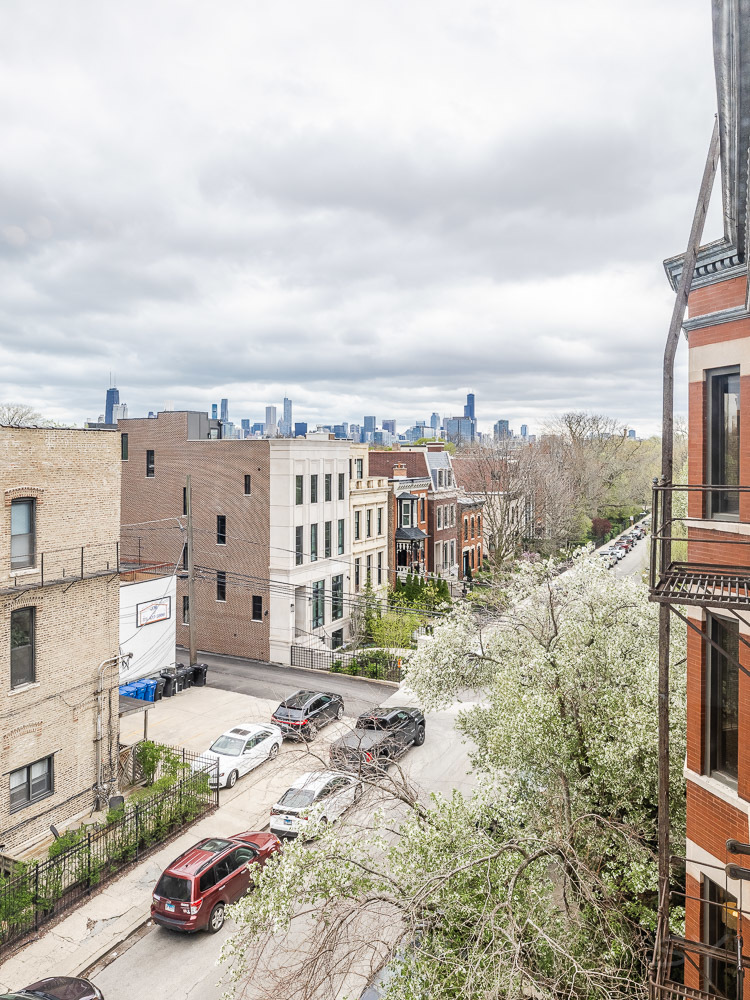 1135 W Webster Avenue Unit: 8